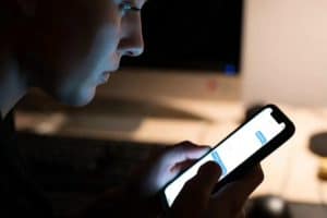 Comment envoyer un SMS anonyme sur un téléphone Android ?